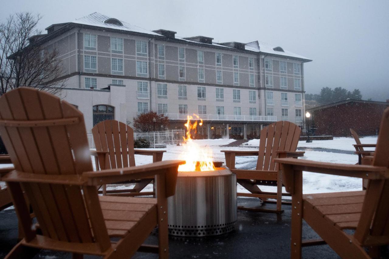 Fort William Henry Hotel 레이크 헤오르헤 외부 사진
